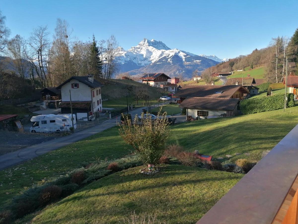 Les Combles Des Combes Hotel Ollon Bagian luar foto