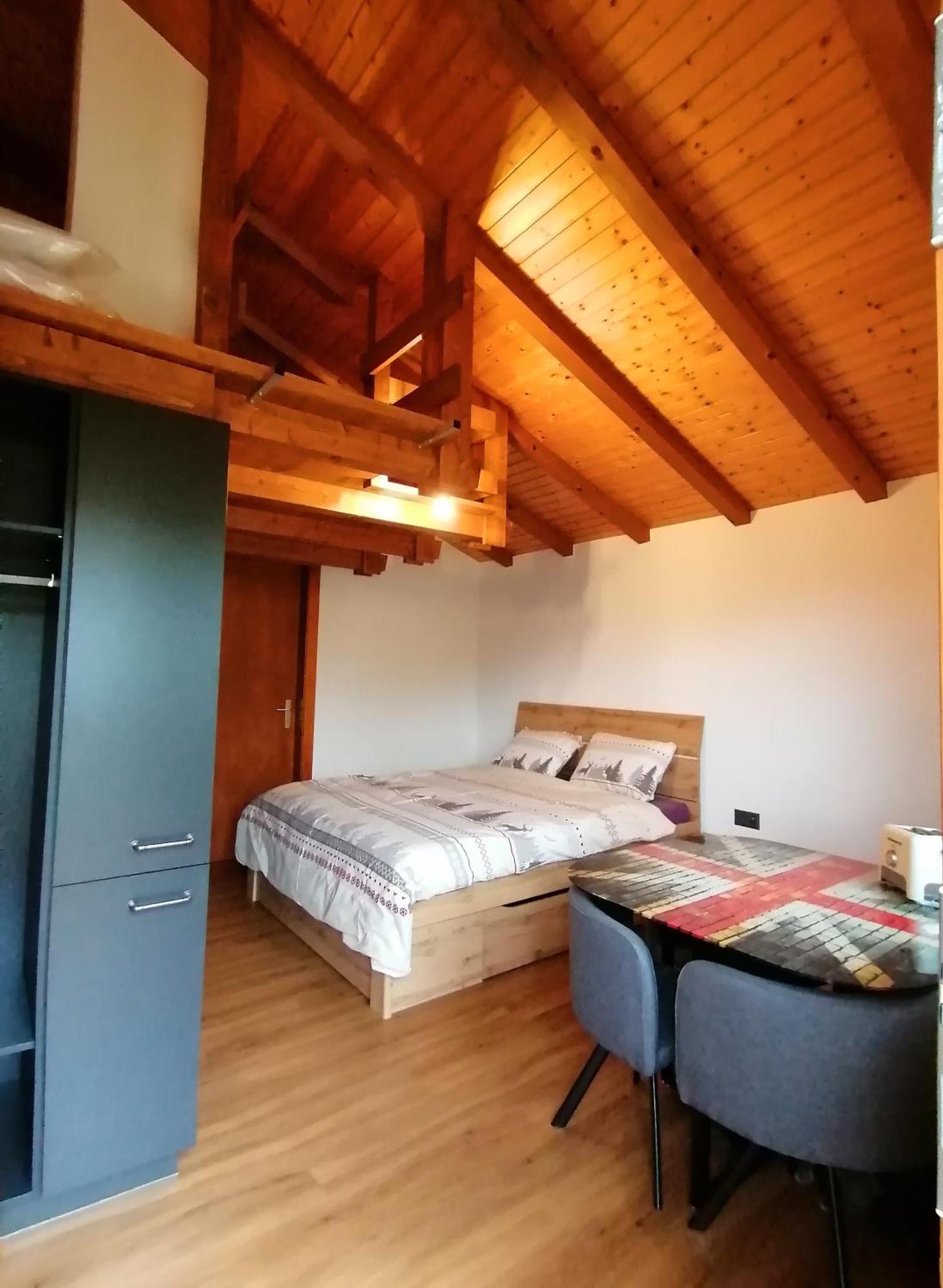 Les Combles Des Combes Hotel Ollon Bagian luar foto